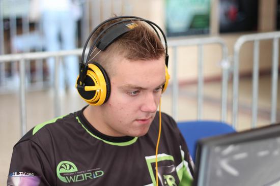 英雄联盟NEST2022参赛队员，有一线选手噢