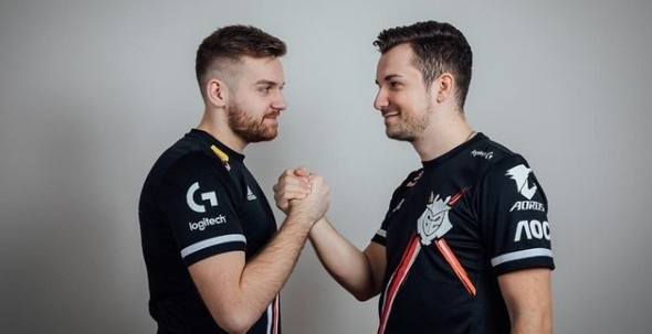 Scout 经常被 Flandre 锁定，双星崔晓君和 Hope 得到了很多分数。 Anyone's Legend 赢得了第一场比赛