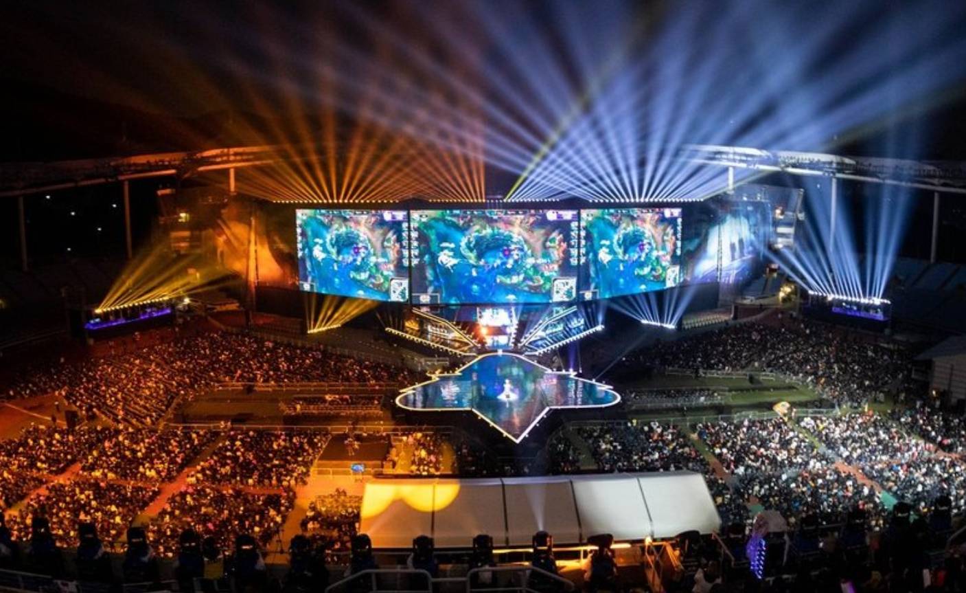 电竞比分RAMZES： 《现在在《Dota》中没有核心、中单和劣单——只有三个核心。