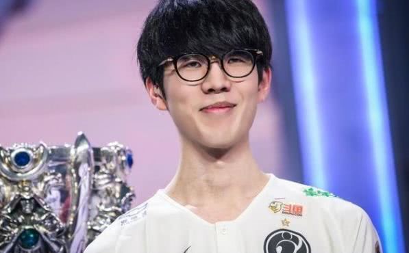 DOTA2圈内人爆料：搞DOTA2不如LOL赚钱？